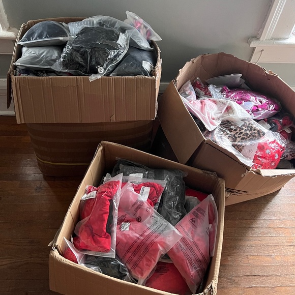 Bulk plus size lingerie and swimwear - Picture 1 of 1